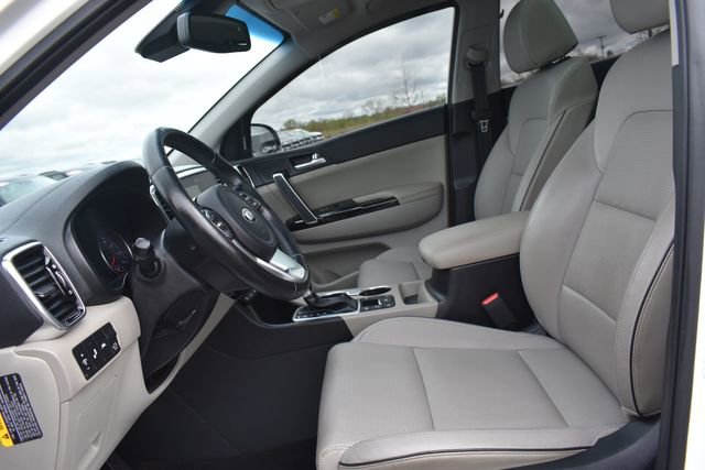 Certified 2022 Kia Sportage EX w/ EX Technology Package AWD/4WD image 27