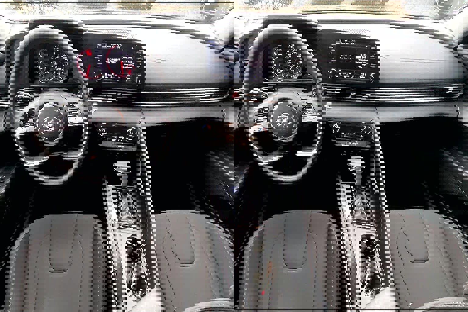 Used 2023 Hyundai Elantra SEL image 15