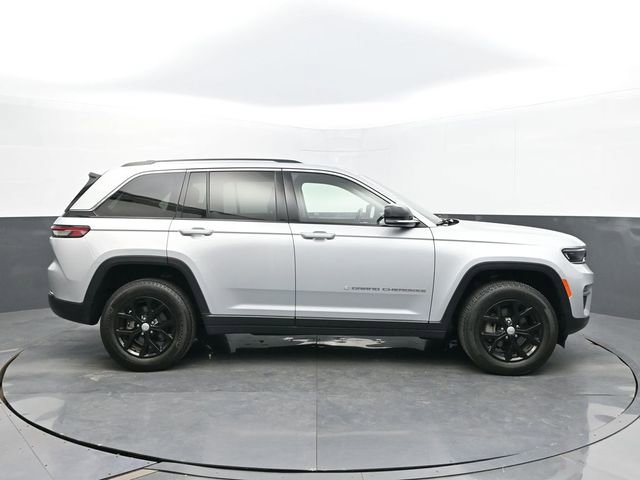Used 2022 Jeep Grand Cherokee Limited image 6