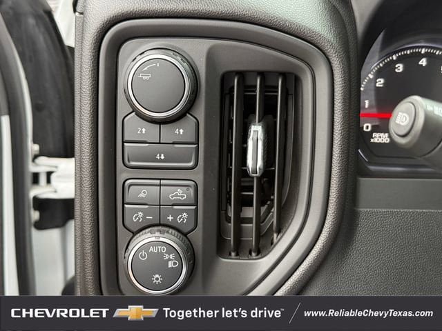 Used 2025 Chevrolet Silverado 2500 Custom w/ Custom Value Package image 28