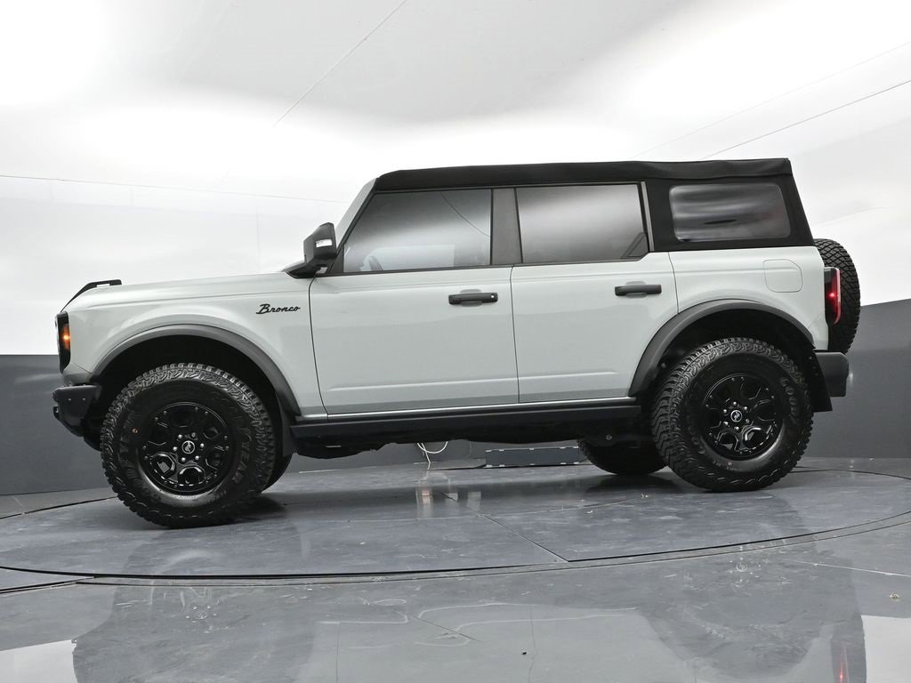 Used 2023 Ford Bronco Wildtrak image 32