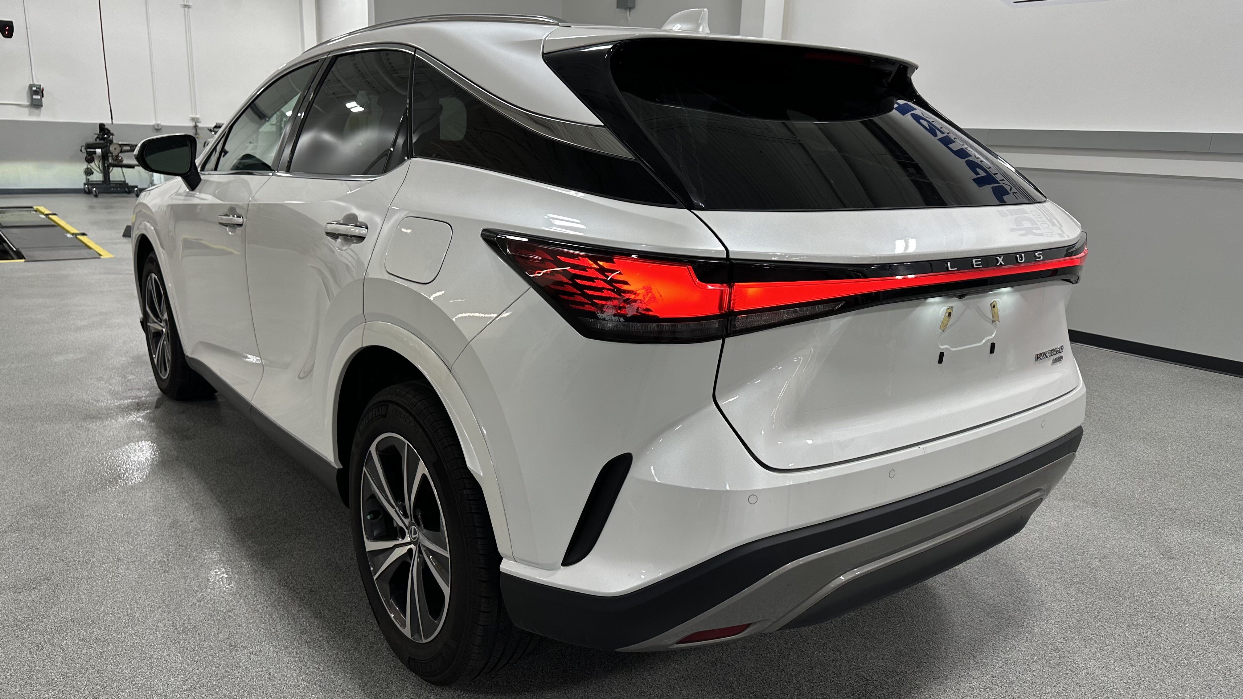 Used 2024 Lexus RX 350 Premium w/ Accessory Package (Z1) AWD/4WD image 8