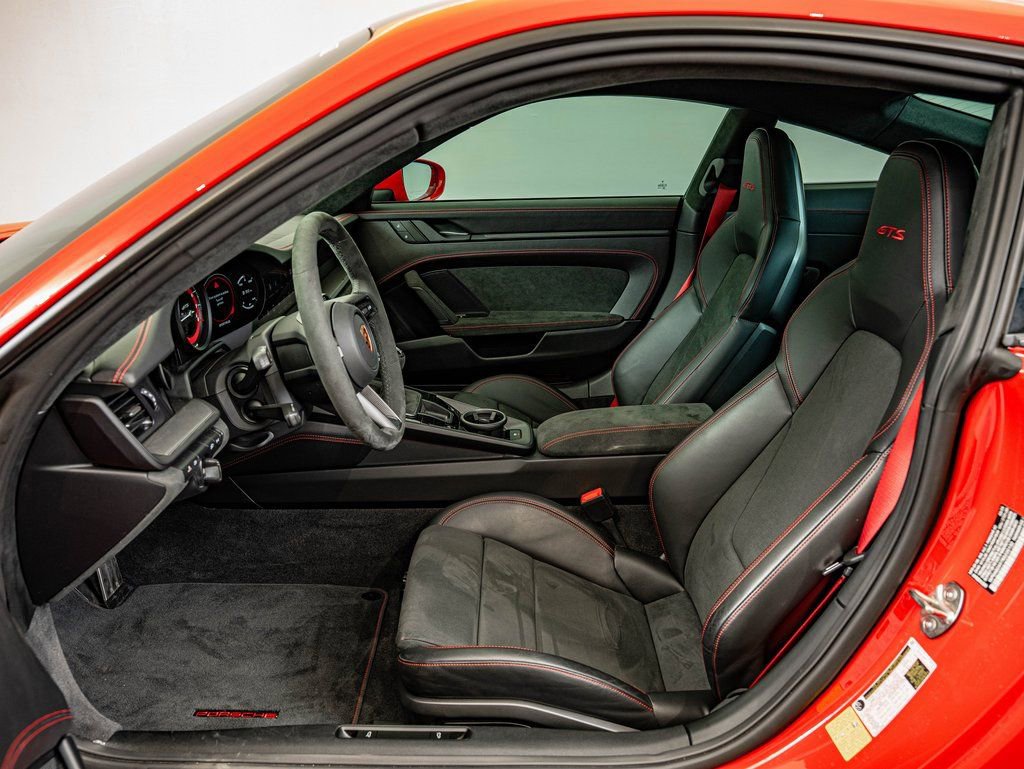 Certified 2024 Porsche 911 Carrera GTS RWD image 5
