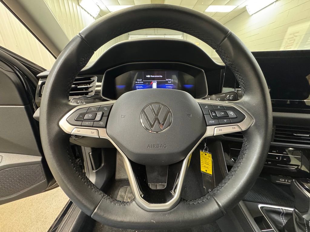 Used 2025 Volkswagen Jetta S image 30