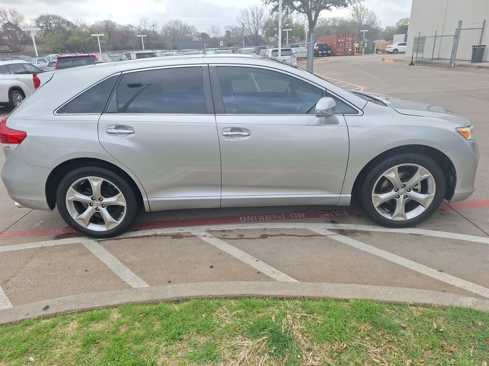 Used 2015 Toyota Venza XLE w/ XLE Premium Package image 7