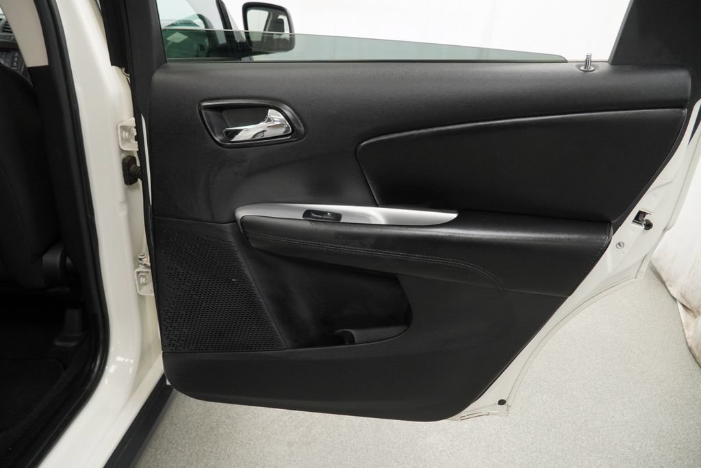 Used 2019 Dodge Journey SE FWD image 30