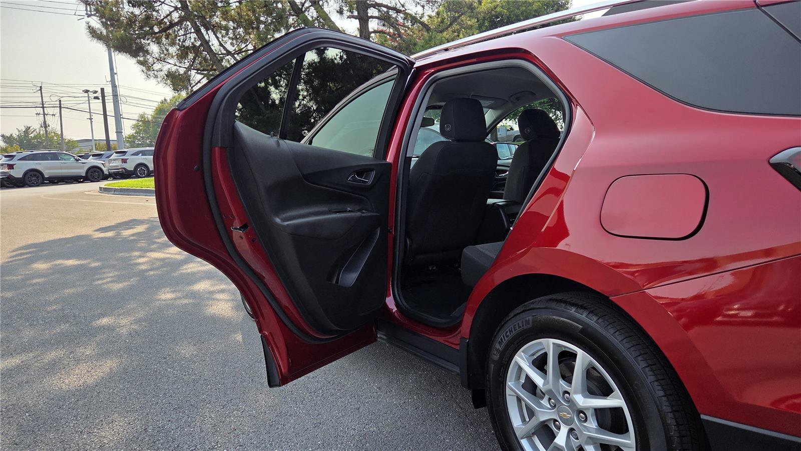Used 2023 Chevrolet Equinox LT FWD image 27