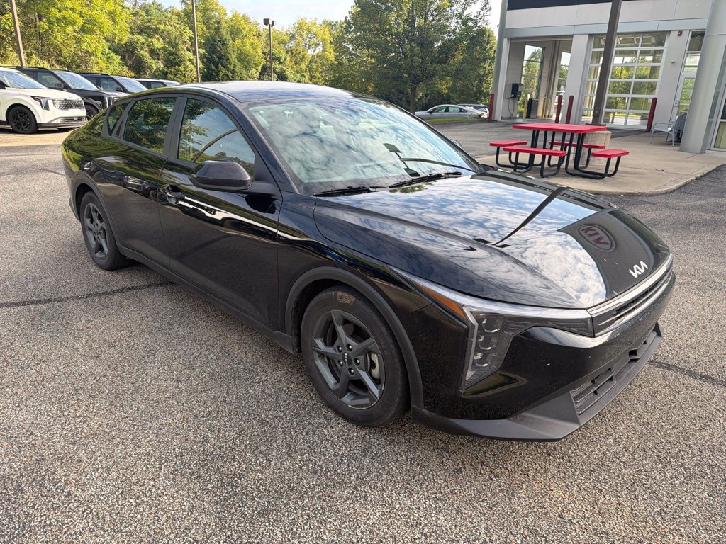 Used 2025 Kia K4 FWD image 1
