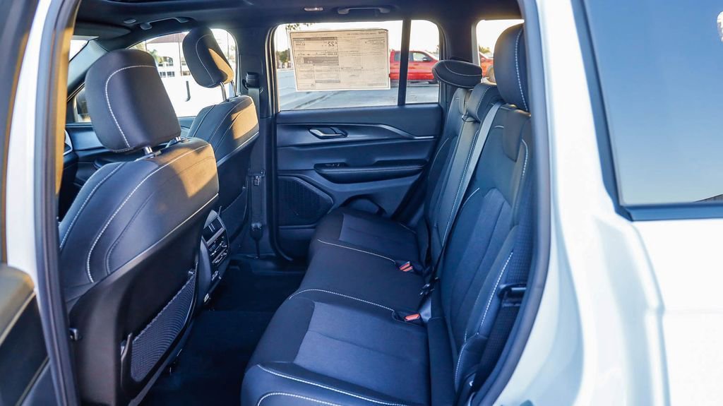 New 2025 Jeep Grand Cherokee Laredo X w/ Luxury Tech Group I image 20