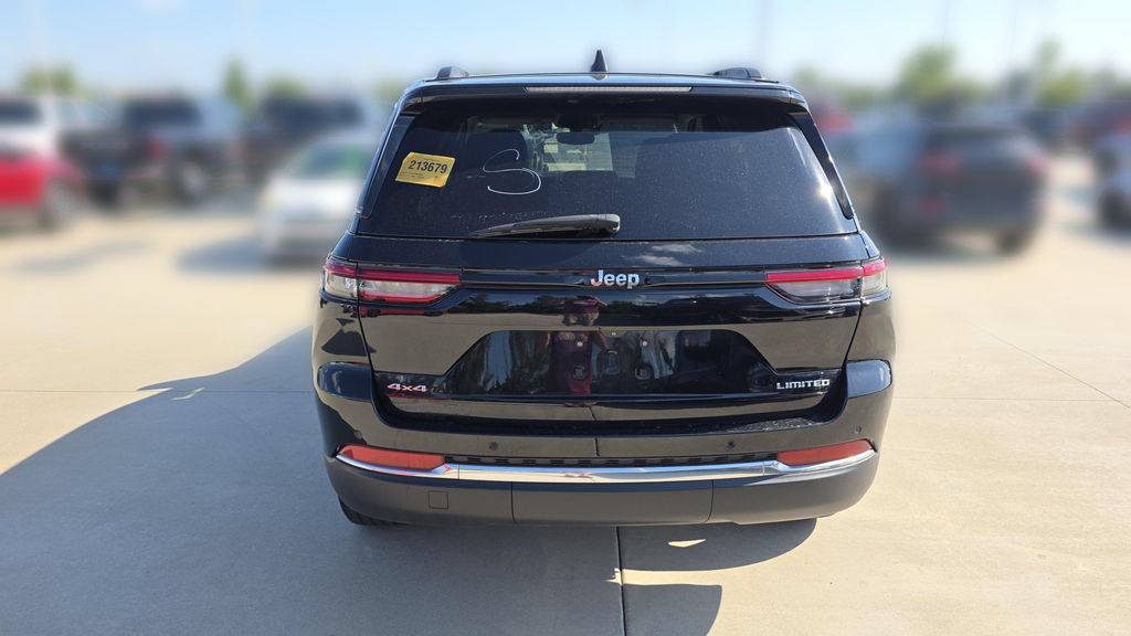 Used 2023 Jeep Grand Cherokee Limited AWD/4WD image 4