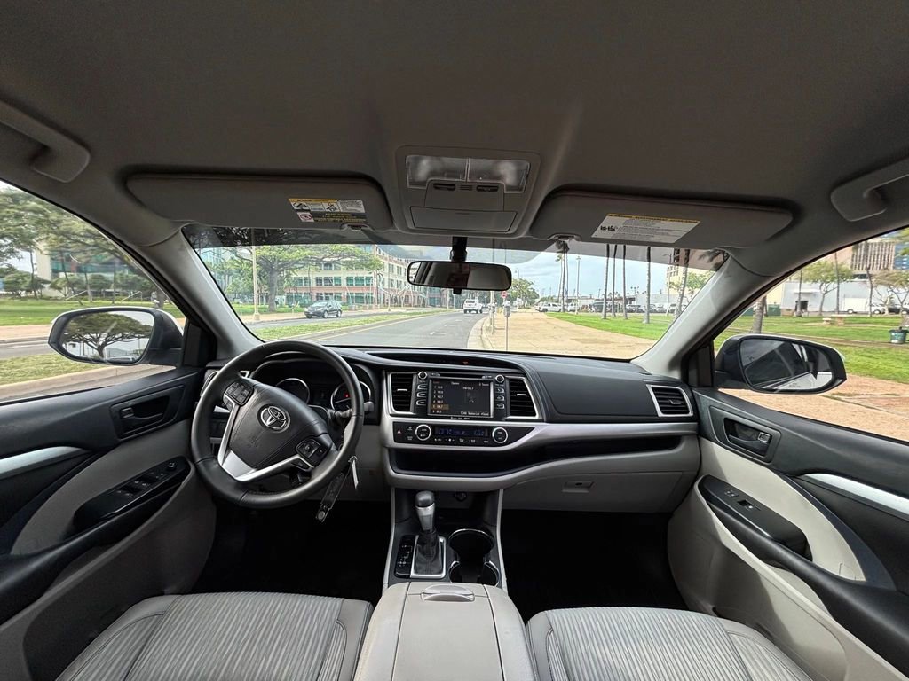 Used 2016 Toyota Highlander LE image 10