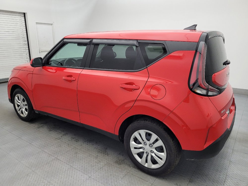 Used 2025 Kia Soul LX image 3