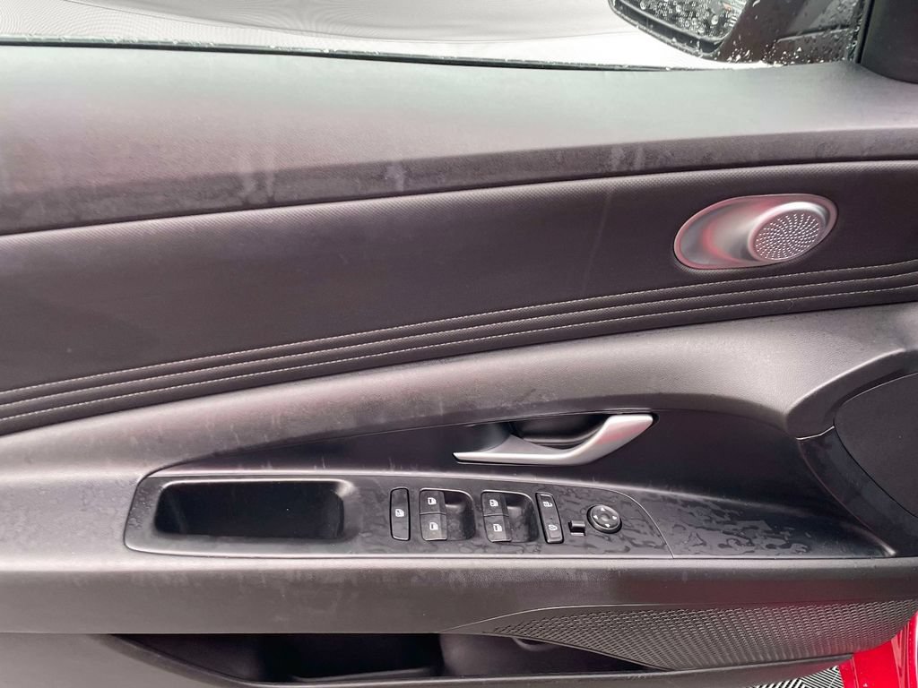 Used 2023 Hyundai Elantra SEL w/ Convenience Package FWD image 18
