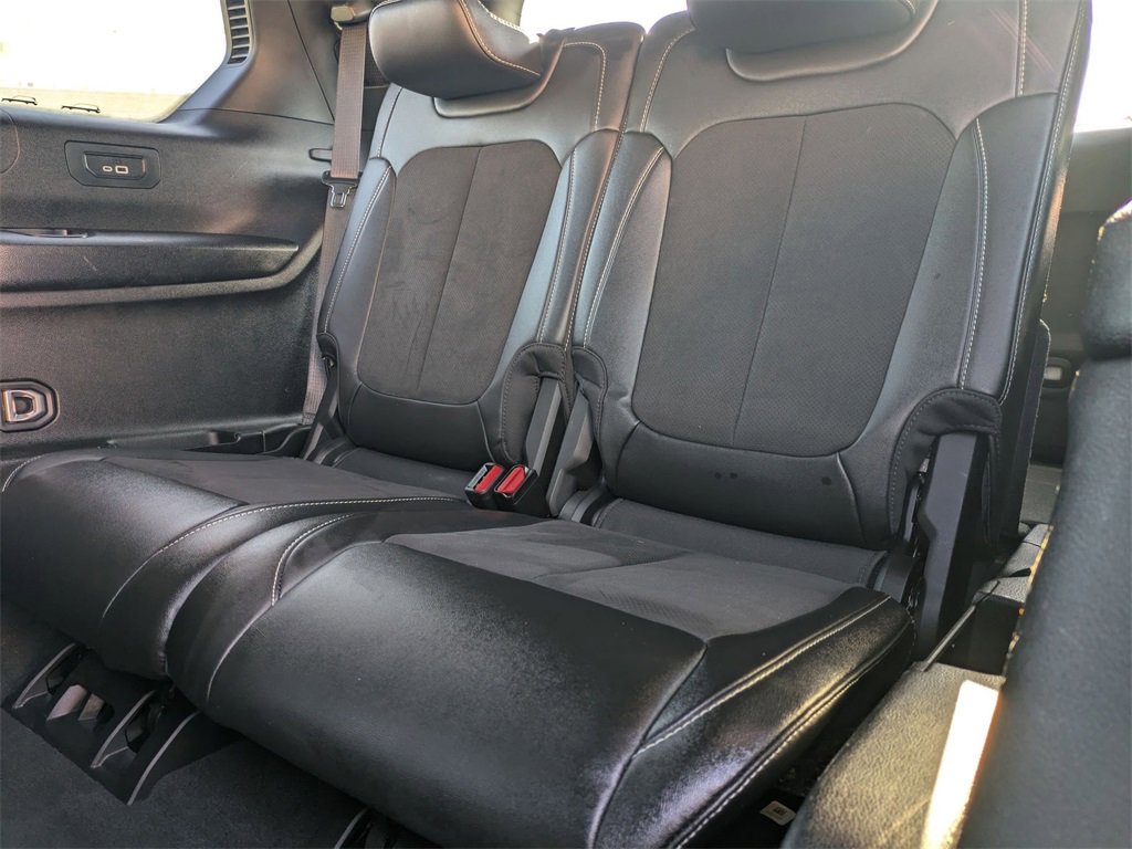 Used 2024 Jeep Grand Cherokee L Laredo image 29