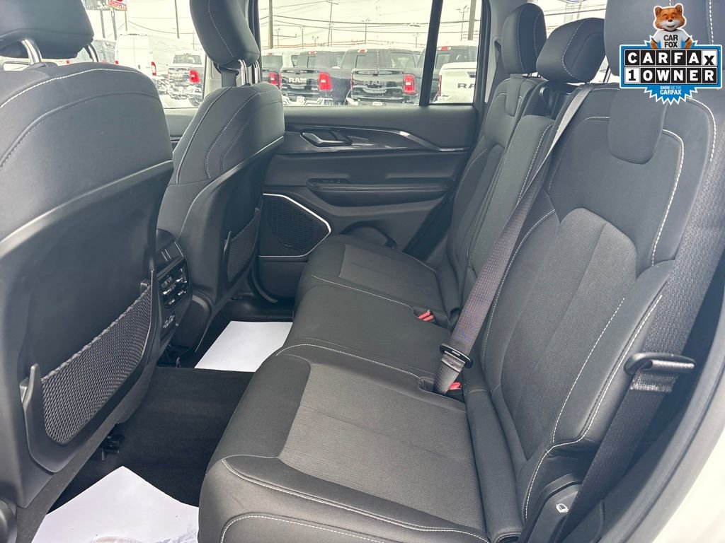 Certified 2022 Jeep Grand Cherokee Laredo w/ Luxury Tech Group I image 24