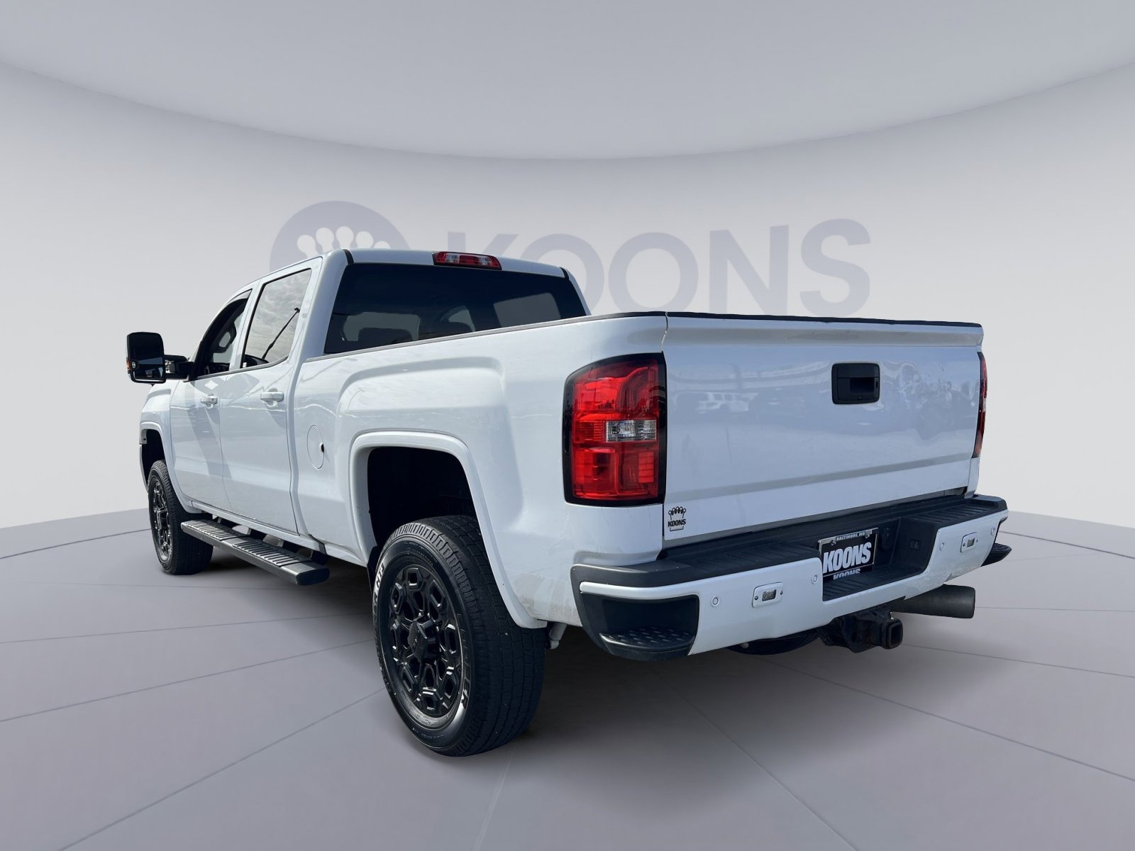 Used 2017 GMC Sierra 2500 Denali w/ Duramax Plus Package image 4