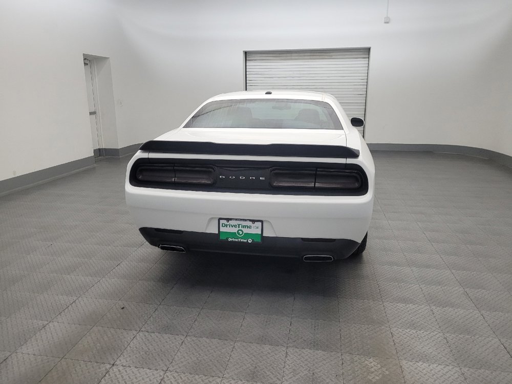 Used 2016 Dodge Challenger SXT RWD image 7