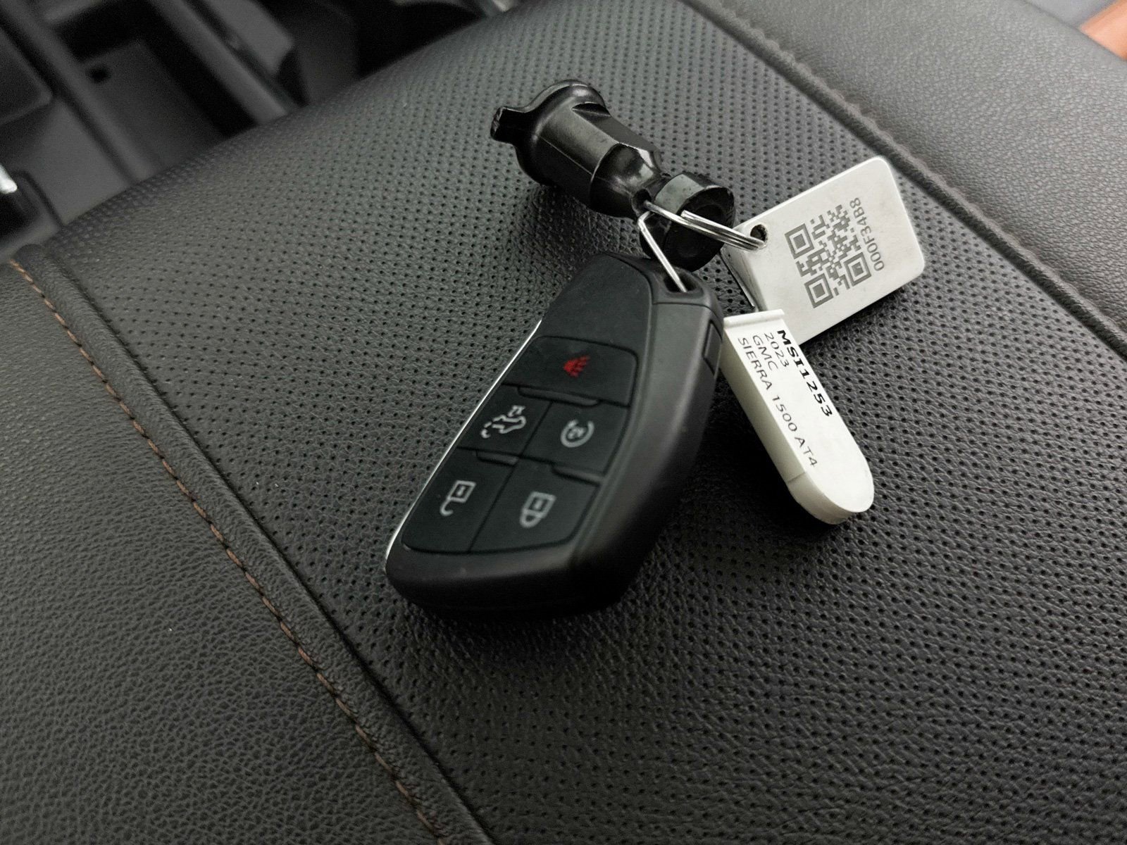 Used 2023 GMC Sierra 1500 AT4 w/ AT4 Preferred Package image 39