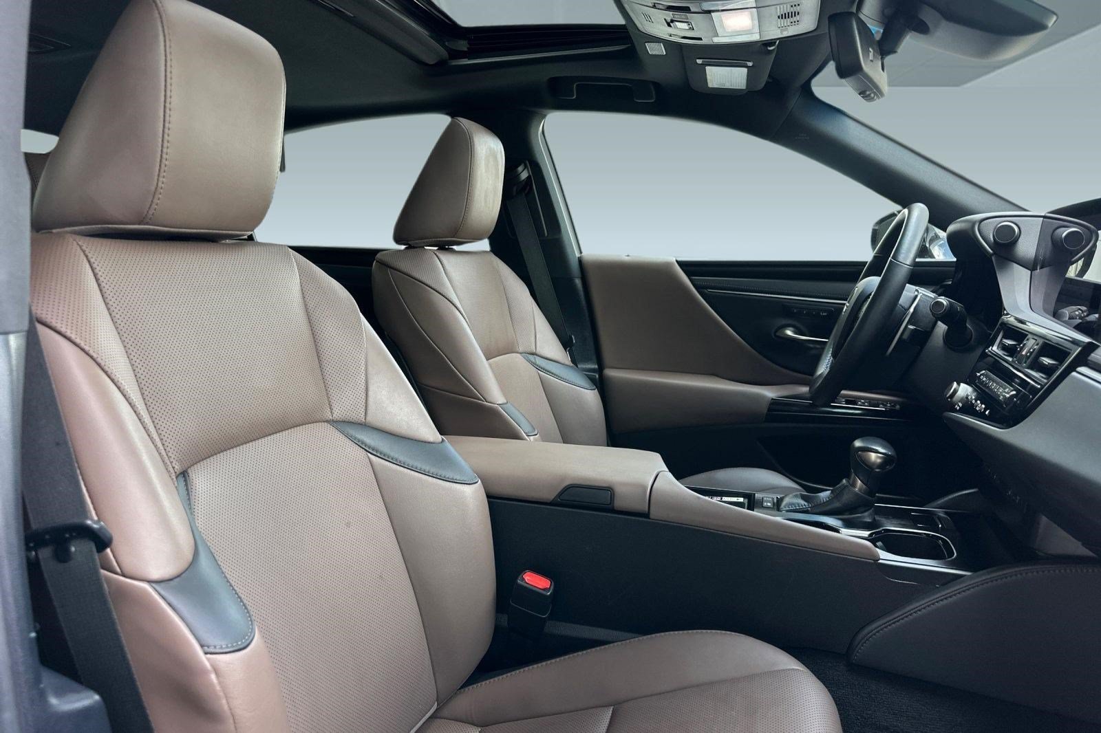 Certified 2024 Lexus ES 300h w/ Premium Package FWD image 26