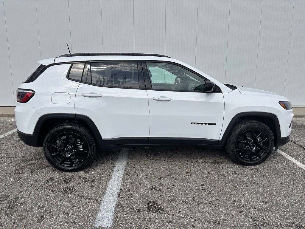 New 2026 Jeep Compass Latitude AWD/4WD image 9
