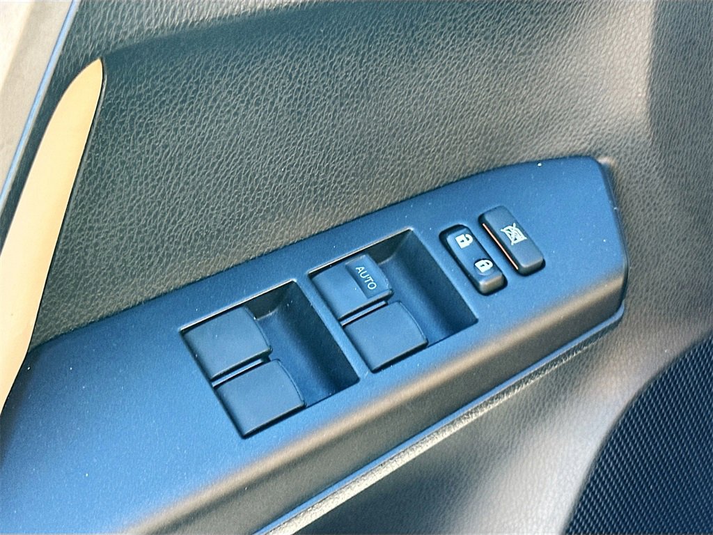 Used 2018 Toyota RAV4 XLE image 18