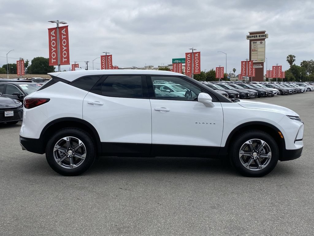 Used 2025 Chevrolet Blazer LT FWD image 44