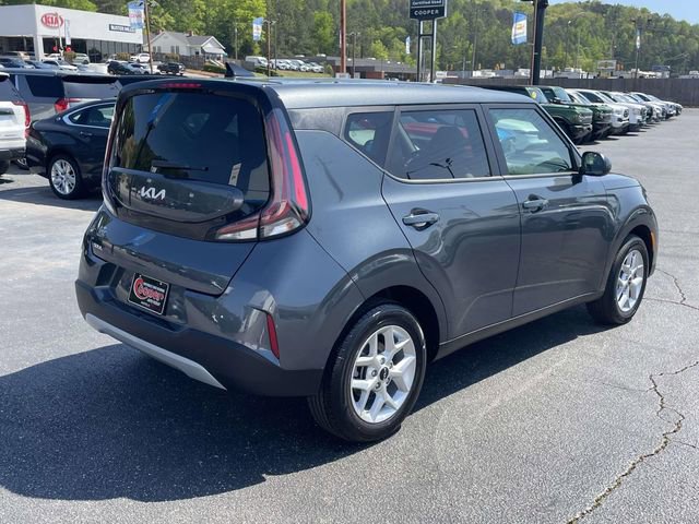 Used 2025 Kia Soul LX w/ LX Technology Package image 4