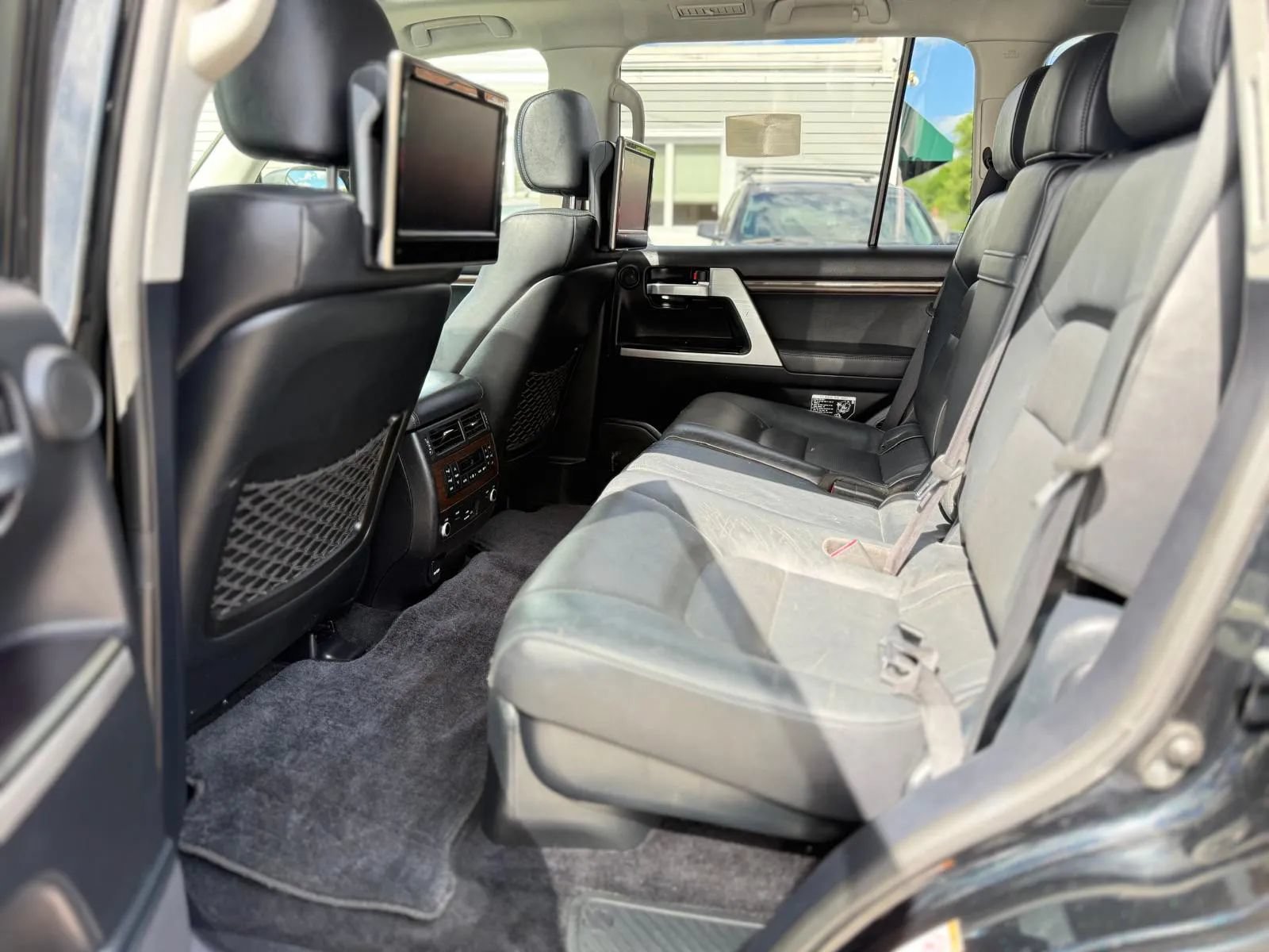 Used 2016 Toyota Land Cruiser w/ Four Season Floor Mat Package AWD/4WD image 33