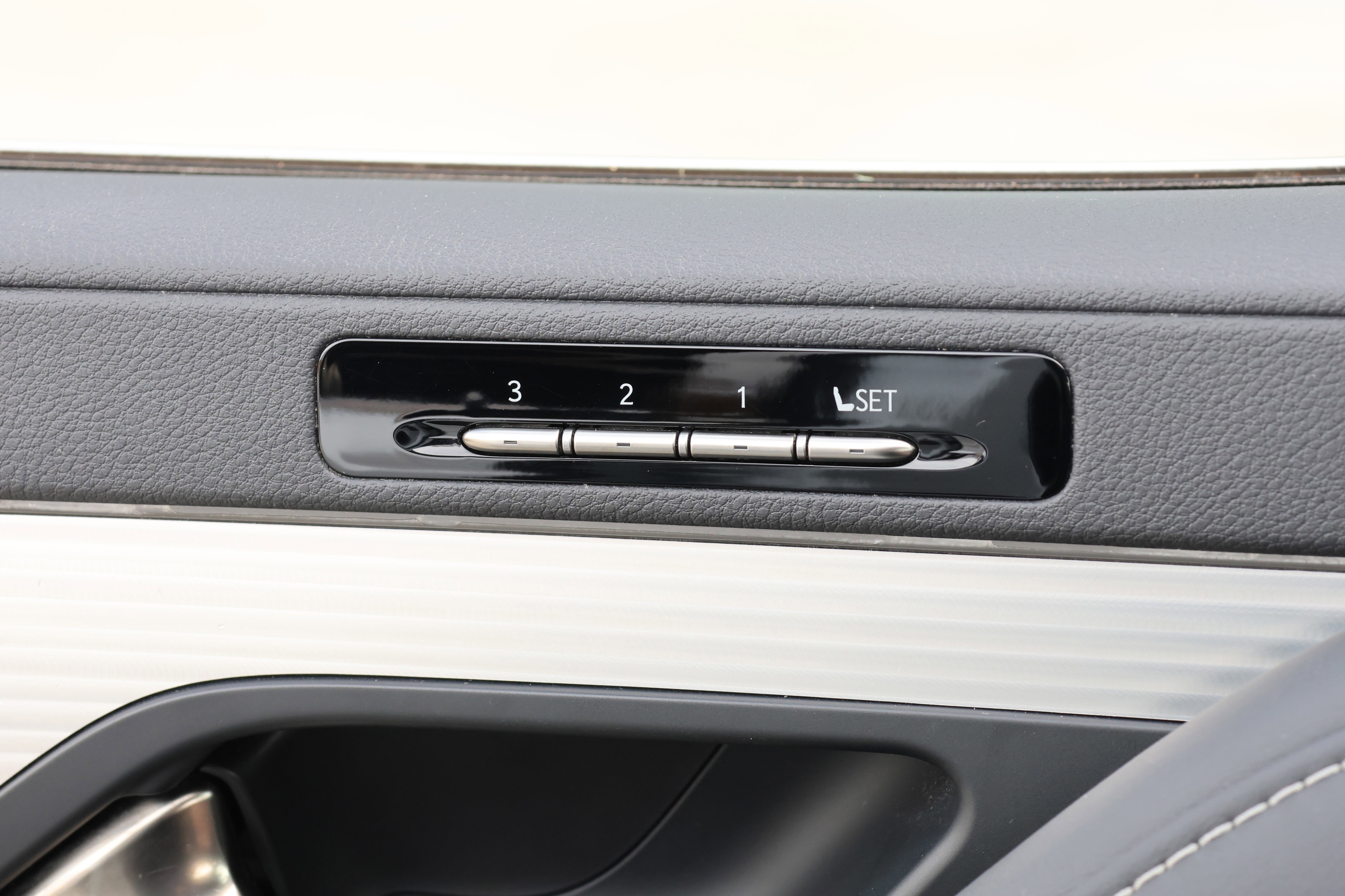 Used 2023 Lexus LX 600 F Sport image 13