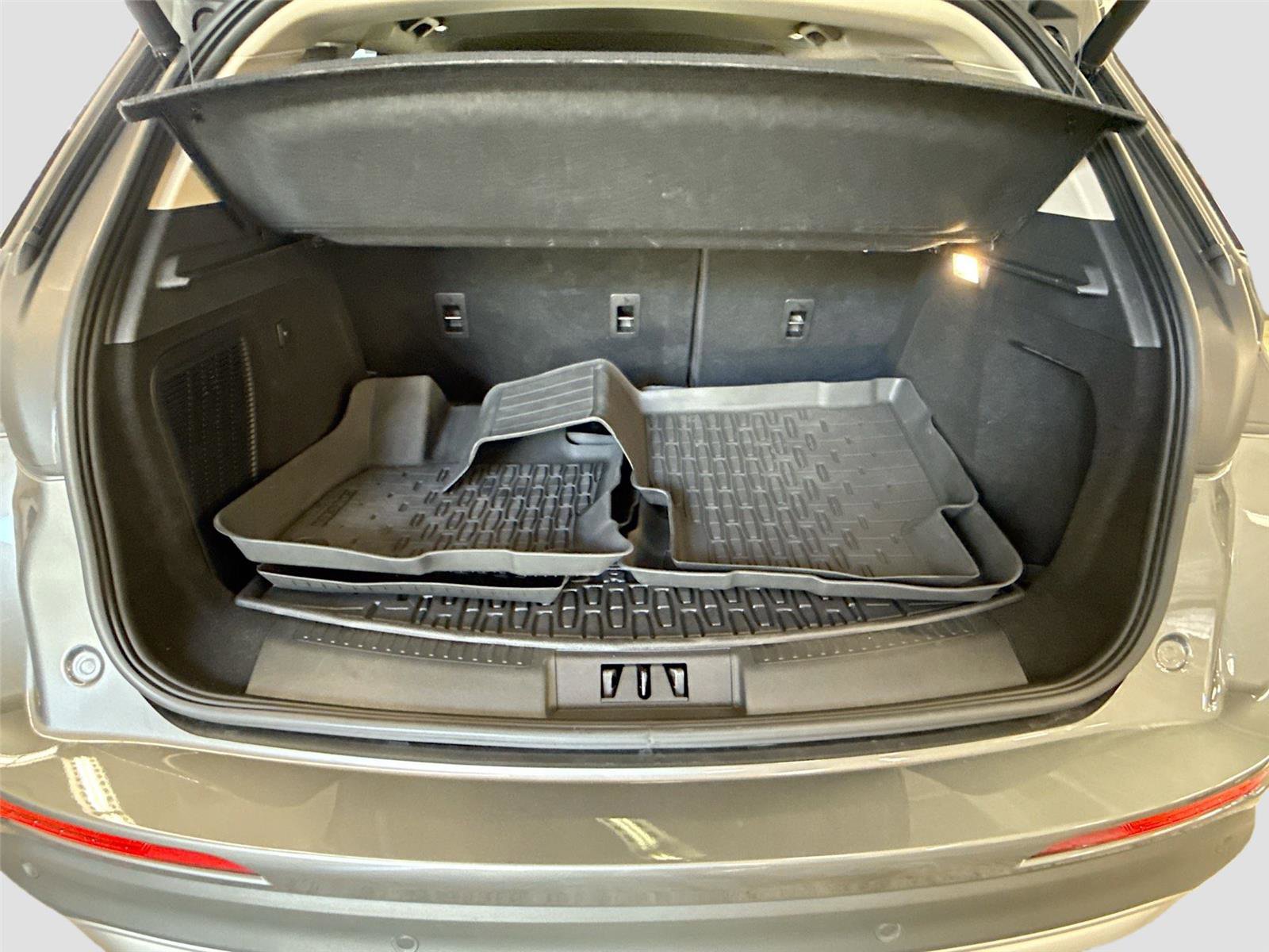 Used 2023 Lincoln Corsair AWD w/ Towing Package image 26