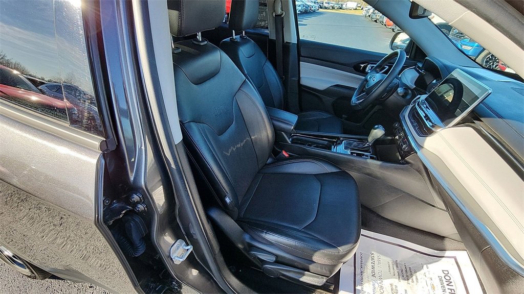 Used 2022 Jeep Compass Limited image 28