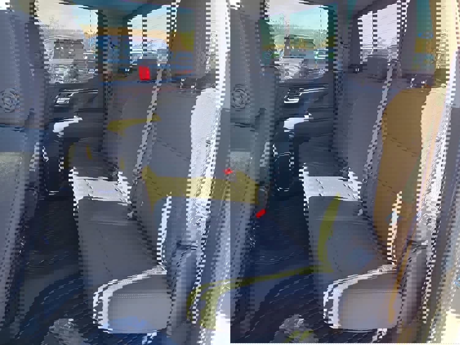 New 2026 GMC Sierra 1500 SLE w/ Preferred Package image 9