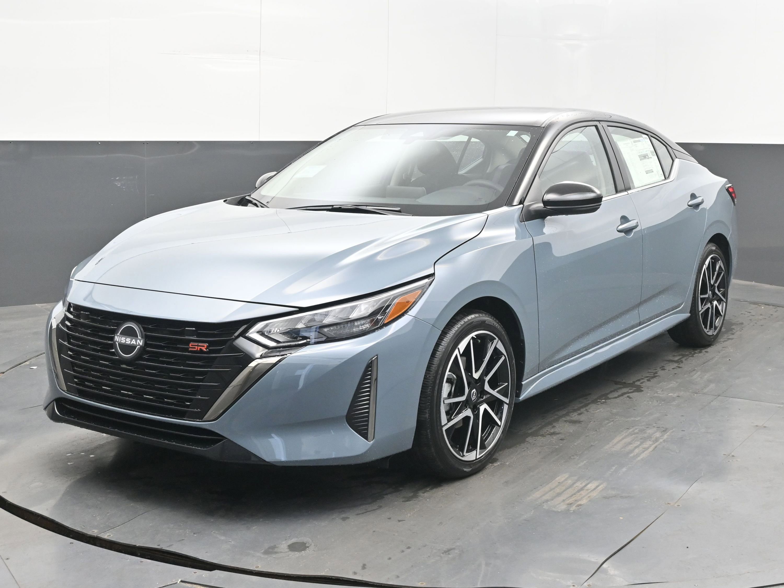 New 2025 Nissan Sentra SR image 3