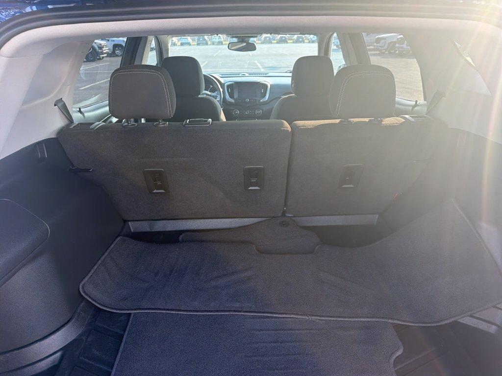 Used 2022 GMC Terrain SLE w/ Driver Convenience Package AWD/4WD image 9