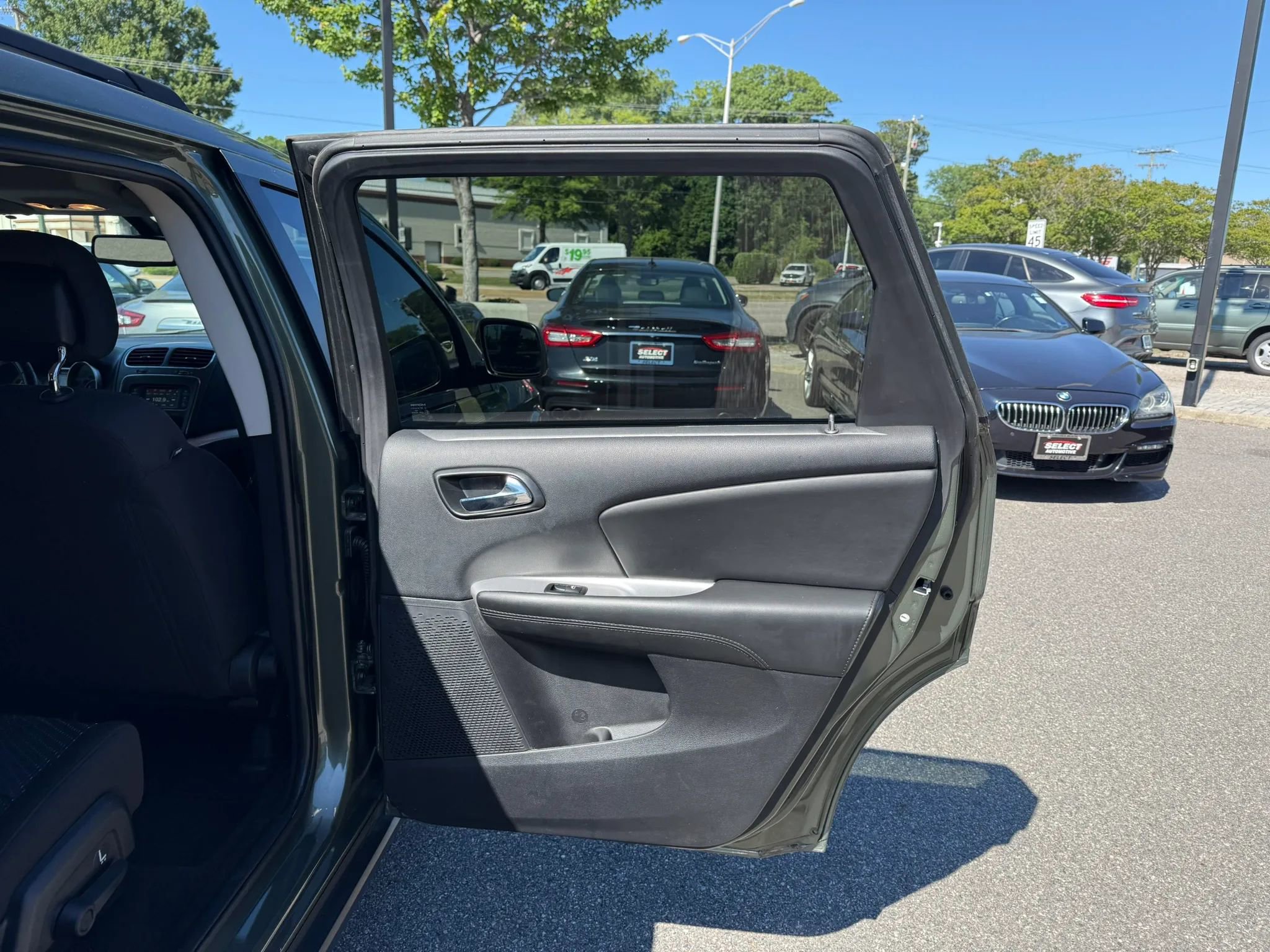 Used 2018 Dodge Journey SXT w/ Connectivity Group FWD image 18