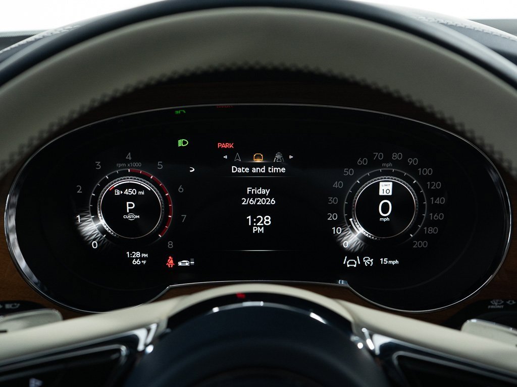 Used 2025 Bentley Bentayga image 39