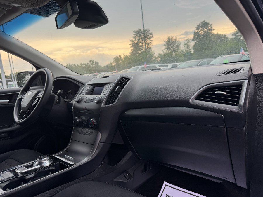 Used 2019 Ford Edge SE FWD image 20