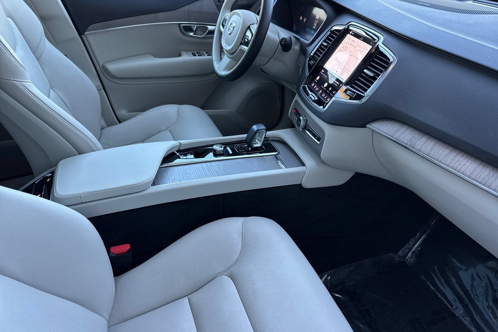 Used 2023 Volvo XC90 T8 Plus w/ Protection Package Premier AWD/4WD image 17