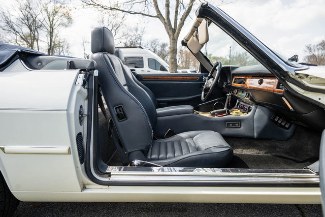 Used 1989 Jaguar XJS V12 Convertible image 45