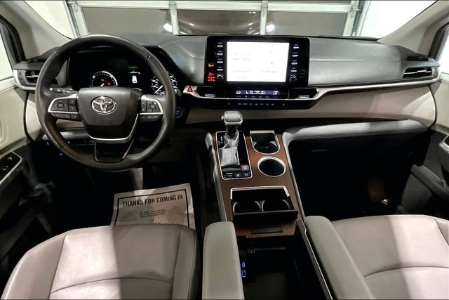 Used 2022 Toyota Sienna LE FWD image 10