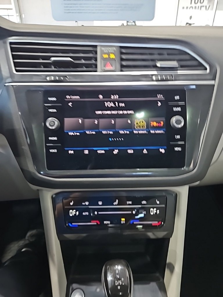 Certified 2024 Volkswagen Tiguan SE w/ Panoramic Sunroof Package image 31