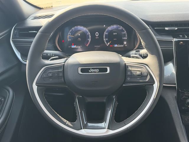 Used 2023 Jeep Grand Cherokee Altitude image 16