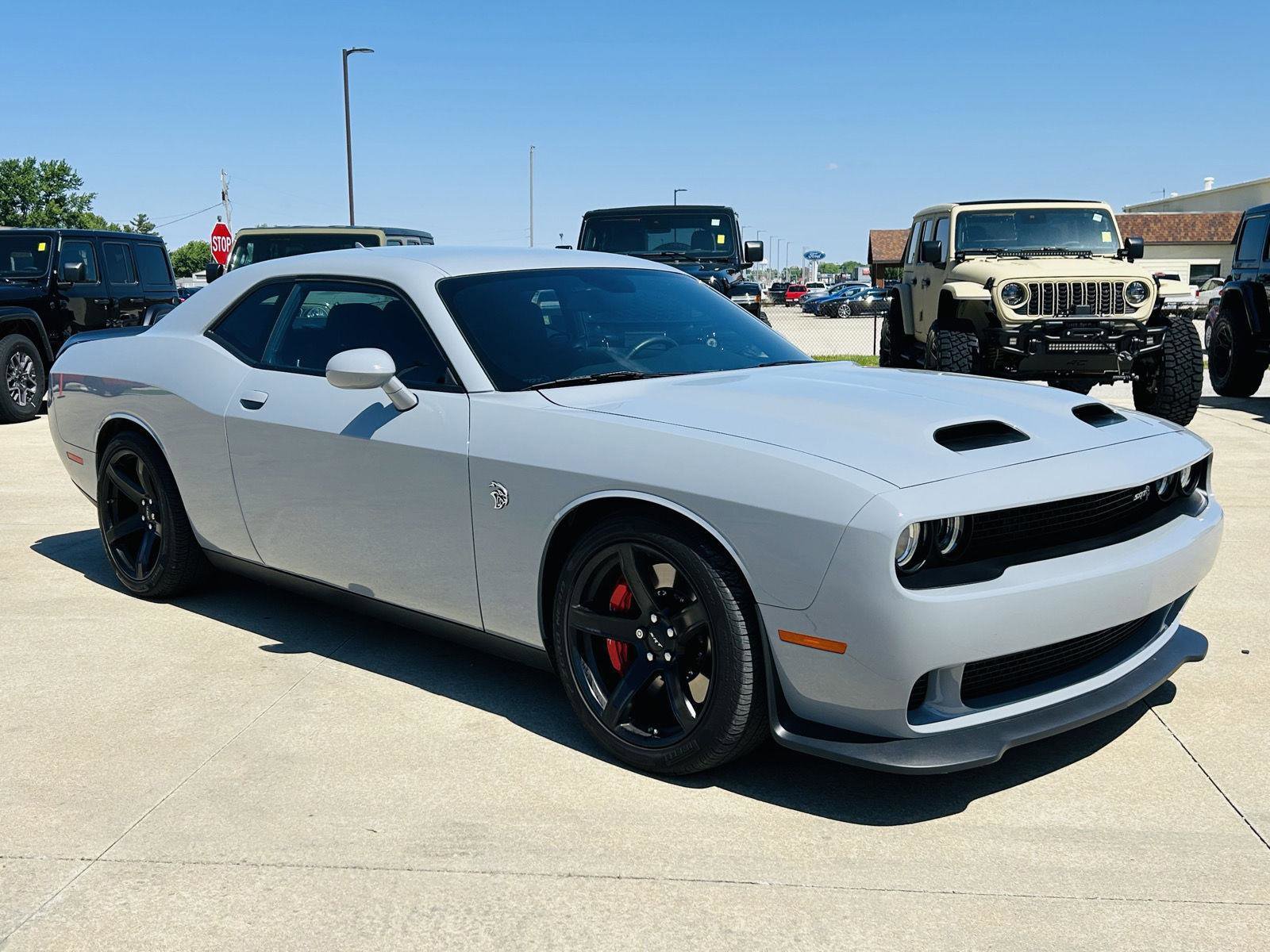 Used 2021 Dodge Challenger SRT Hellcat RWD image 2