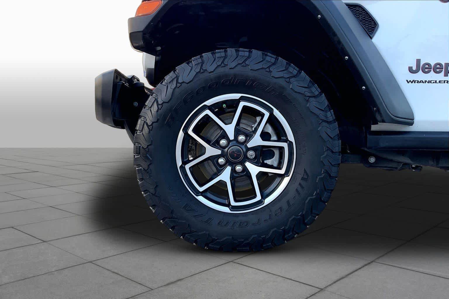 Used 2024 Jeep Wrangler Unlimited Rubicon w/ Technology Group AWD/4WD image 10