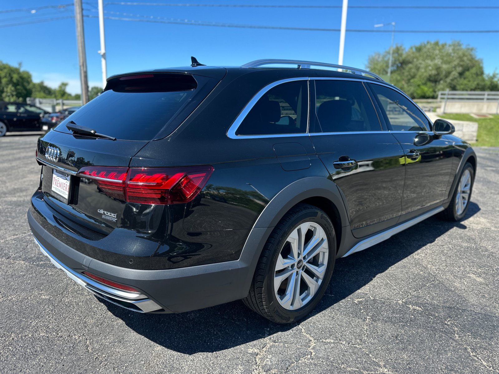 Used 2023 Audi A4 2.0T allroad Premium Plus AWD/4WD image 5