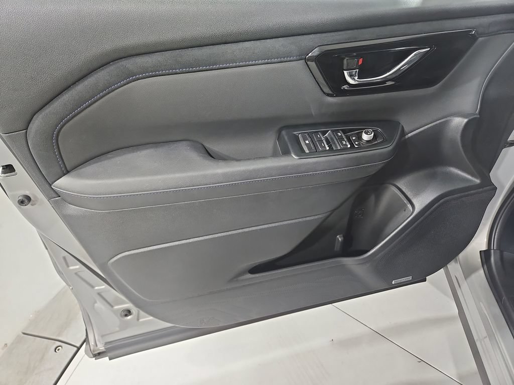 Used 2025 Subaru Forester Limited AWD/4WD image 12