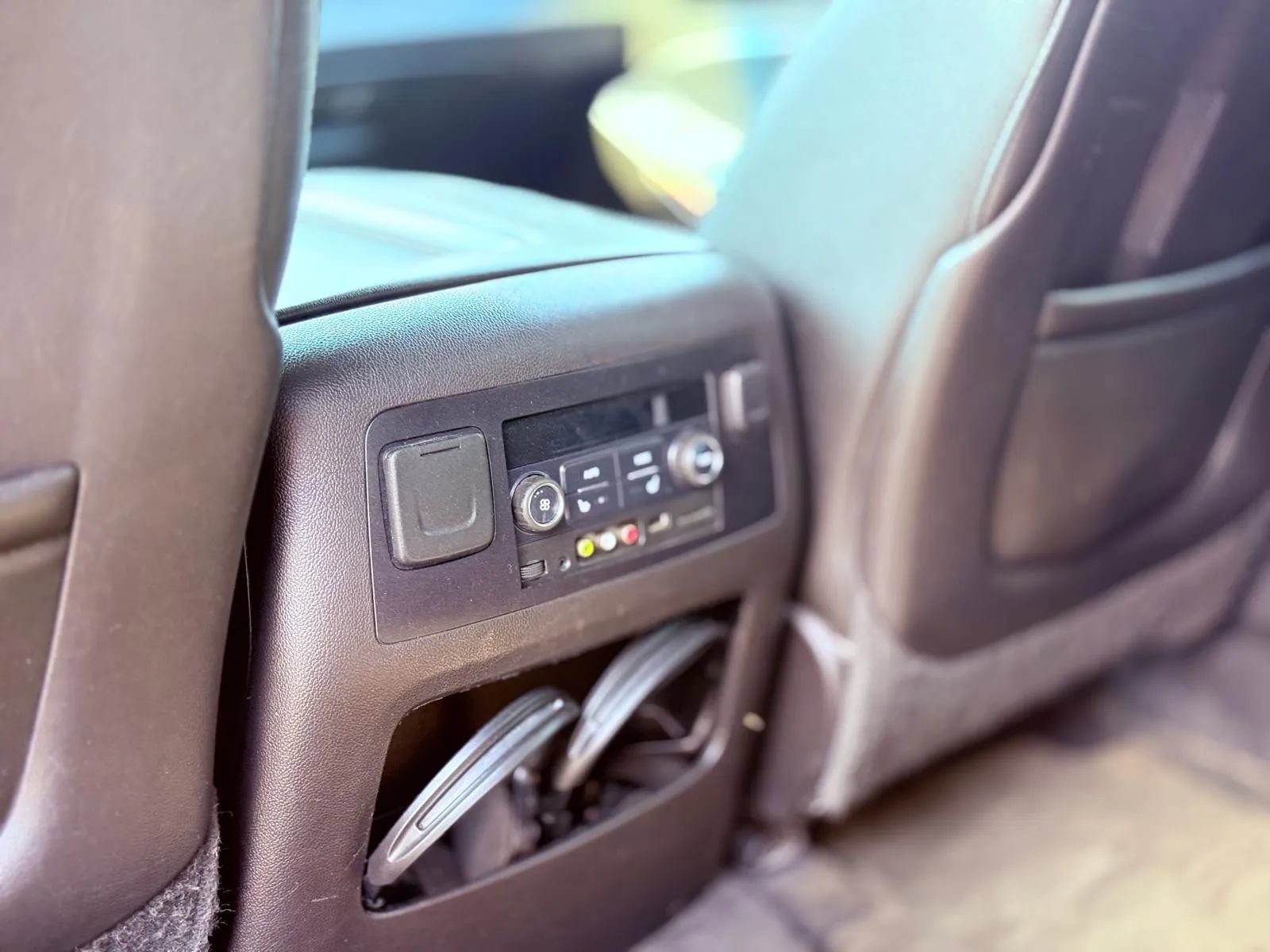 Used 2015 Chevrolet Tahoe LTZ AWD/4WD image 28