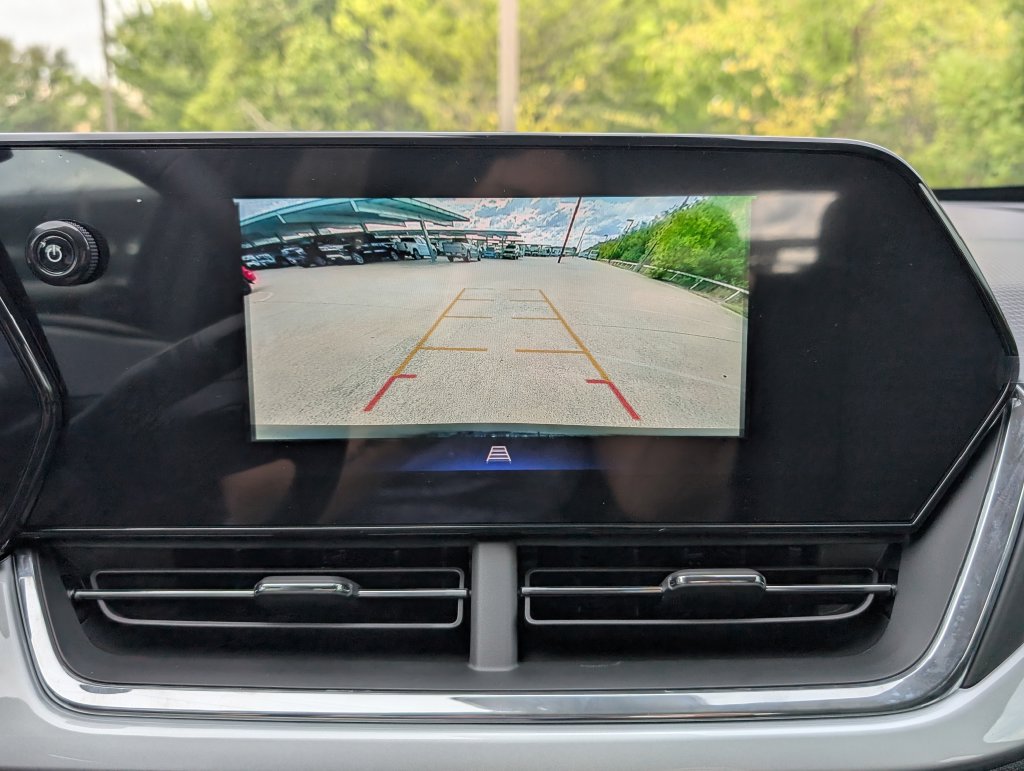 New 2026 Chevrolet Trax LT w/ Driver Confidence Package FWD image 19