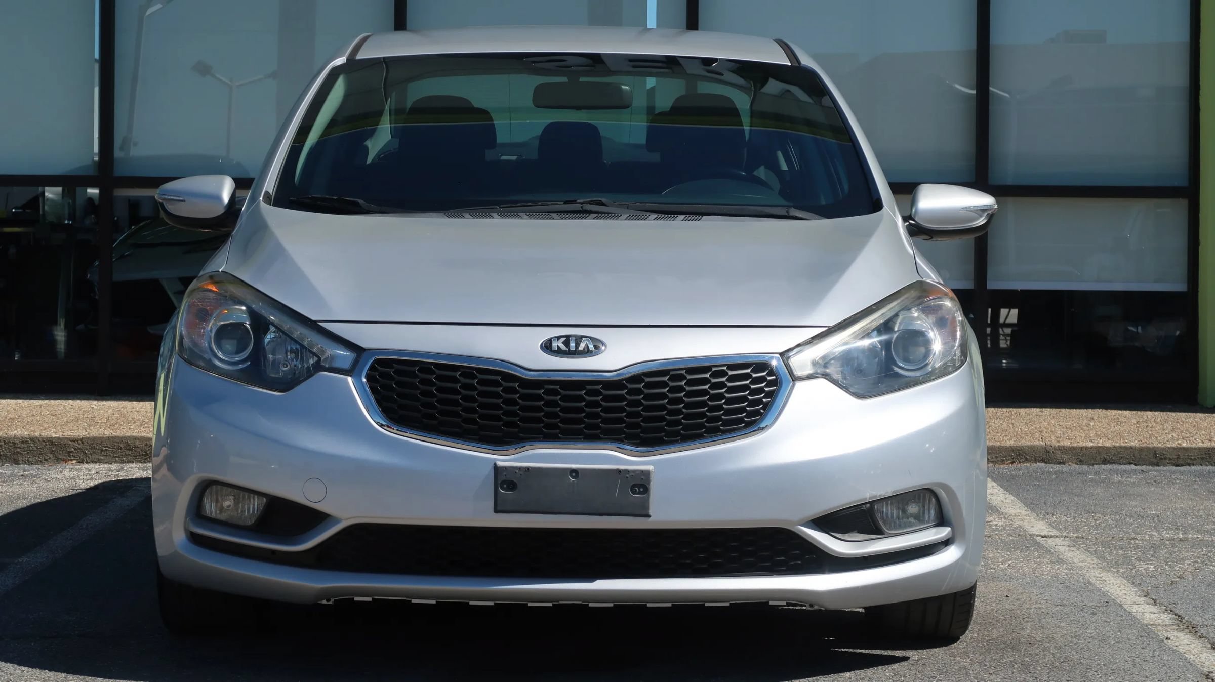 Used 2015 Kia Forte EX w/ UVO Package W/17" Alloys FWD image 2
