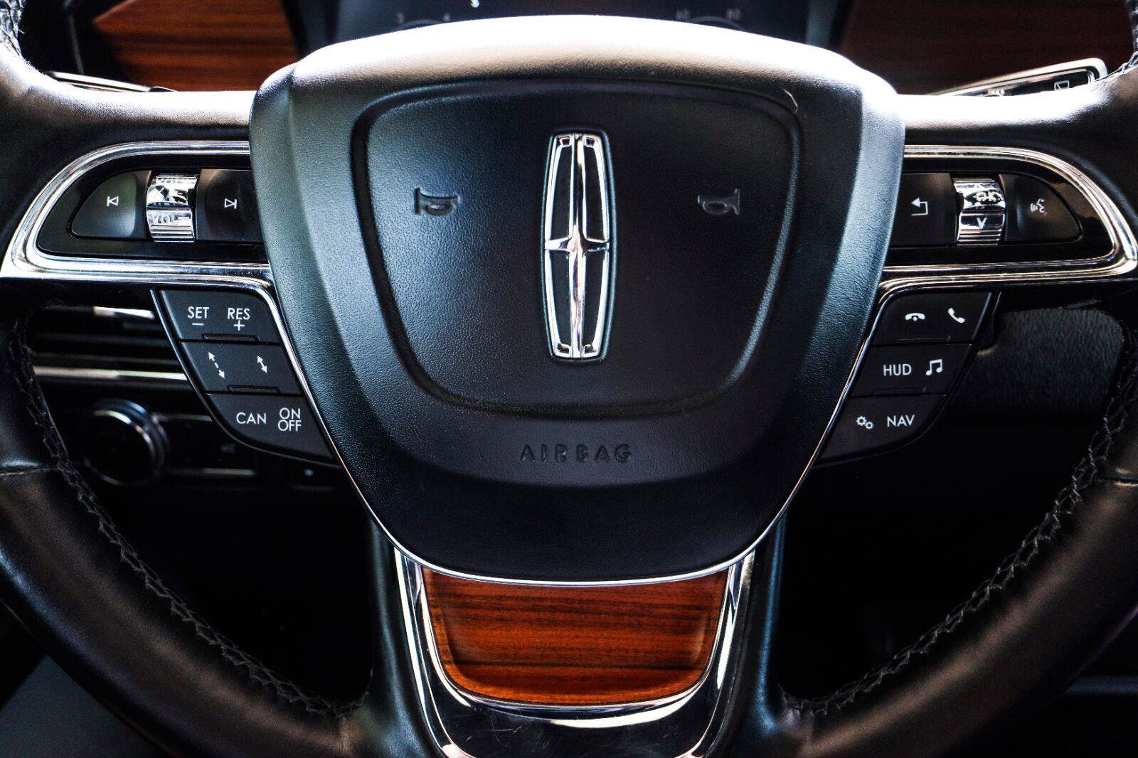 Used 2019 Lincoln Navigator Reserve w/ Cargo Package AWD/4WD image 18
